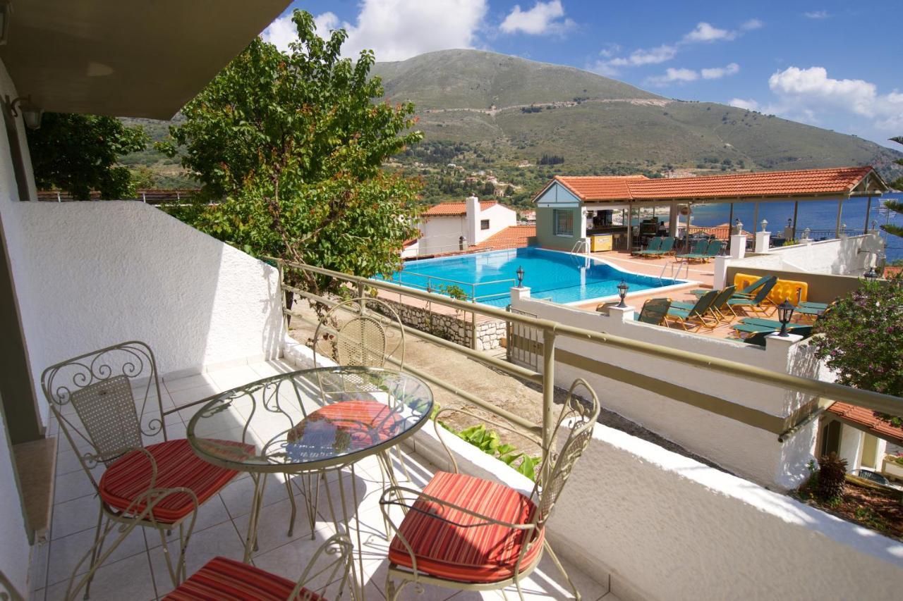 Makis Village-Apartments Agia Efimia Eksteriør billede