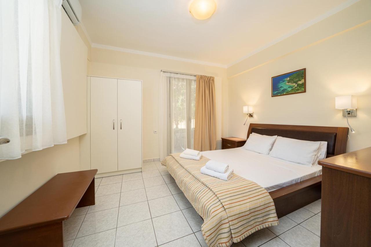 Makis Village-Apartments Agia Efimia Eksteriør billede