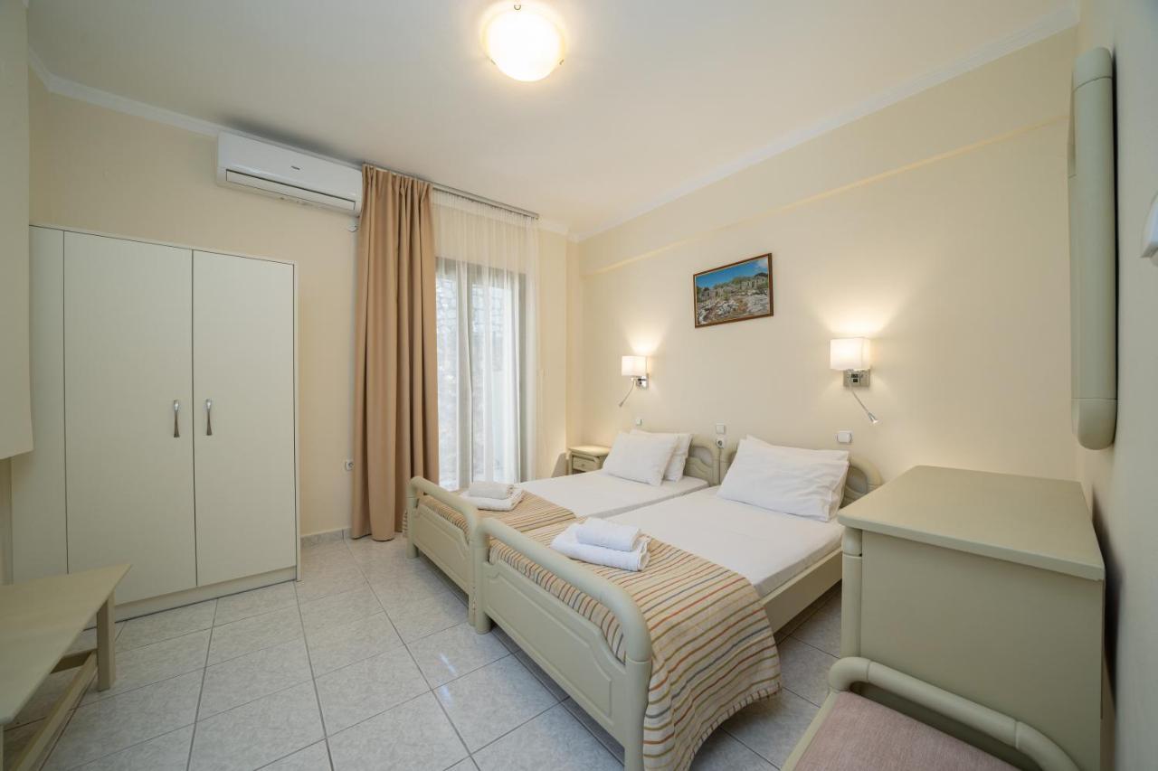 Makis Village-Apartments Agia Efimia Eksteriør billede