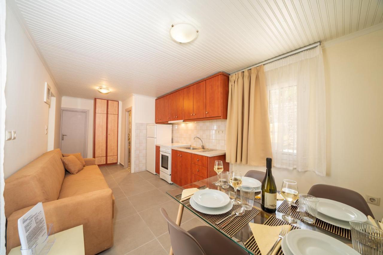Makis Village-Apartments Agia Efimia Eksteriør billede