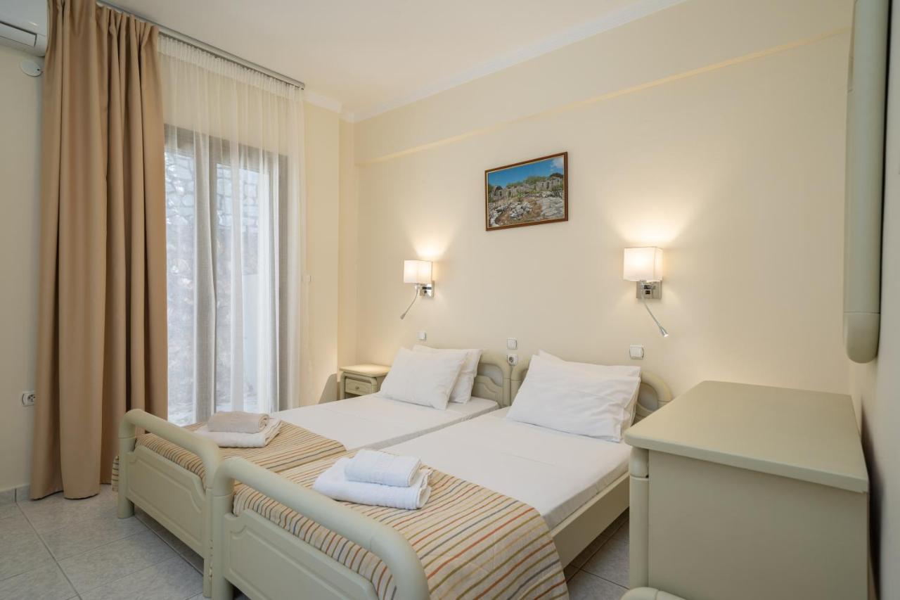 Makis Village-Apartments Agia Efimia Eksteriør billede