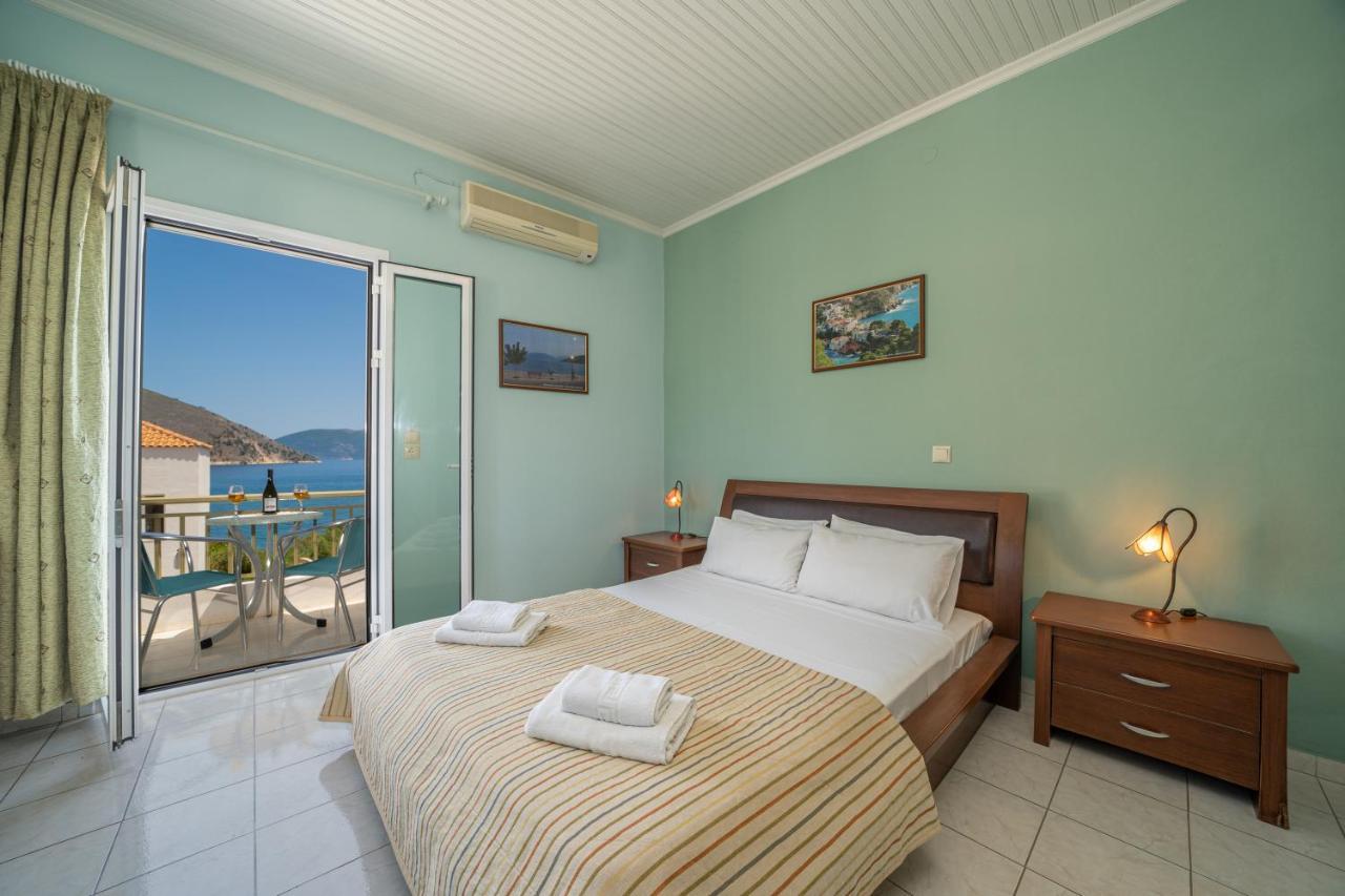 Makis Village-Apartments Agia Efimia Eksteriør billede