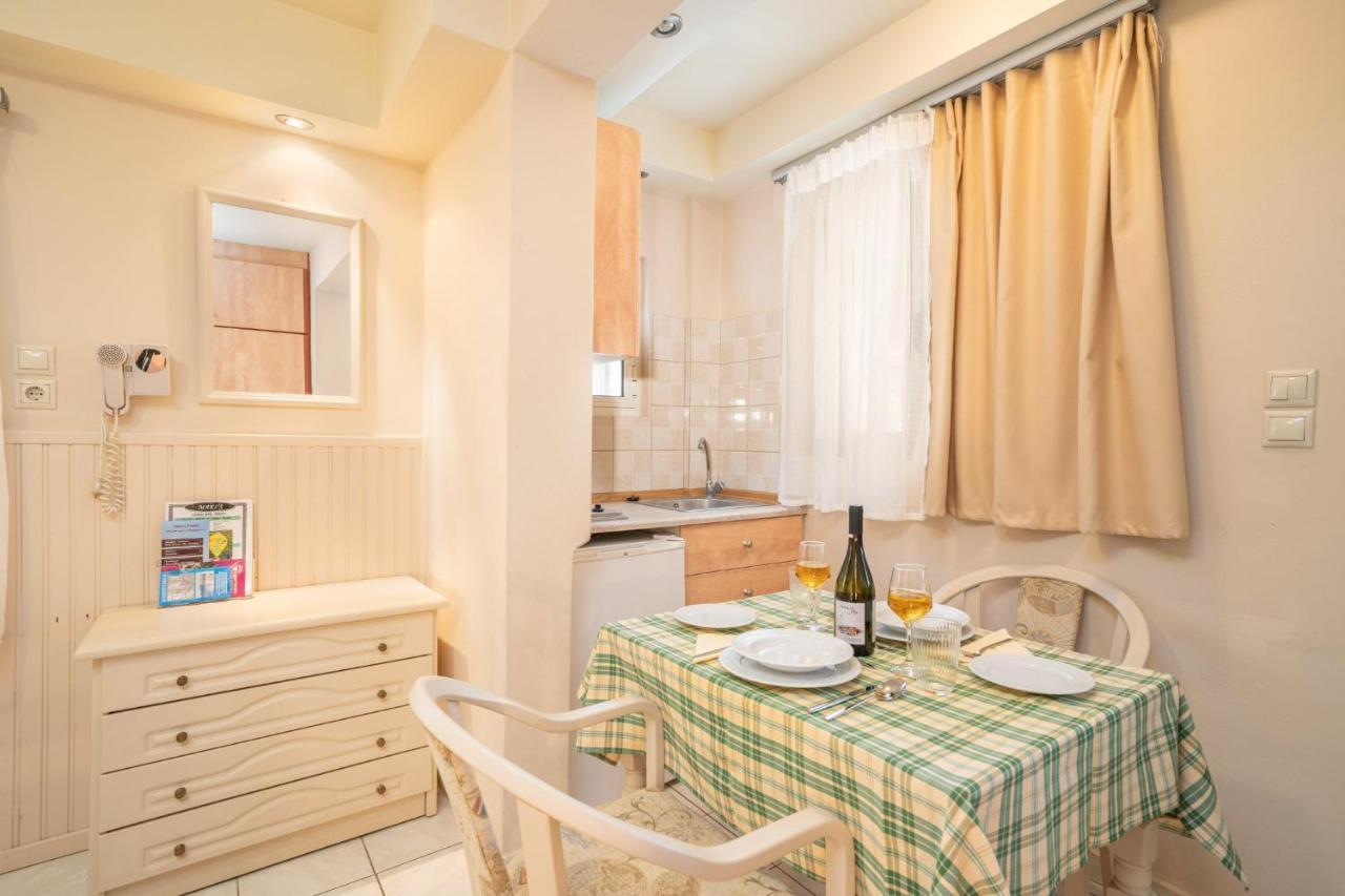 Makis Village-Apartments Agia Efimia Eksteriør billede