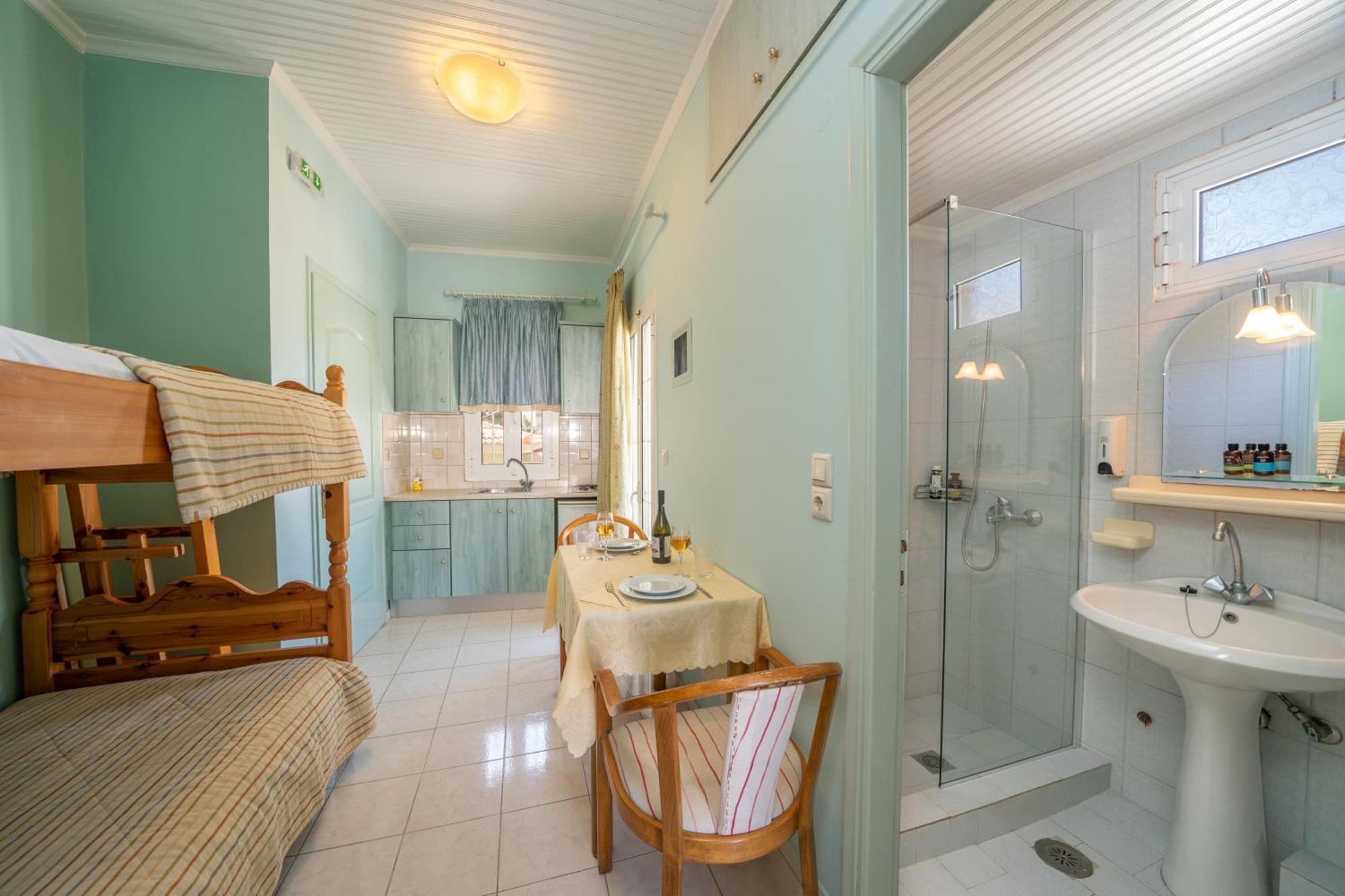 Makis Village-Apartments Agia Efimia Eksteriør billede