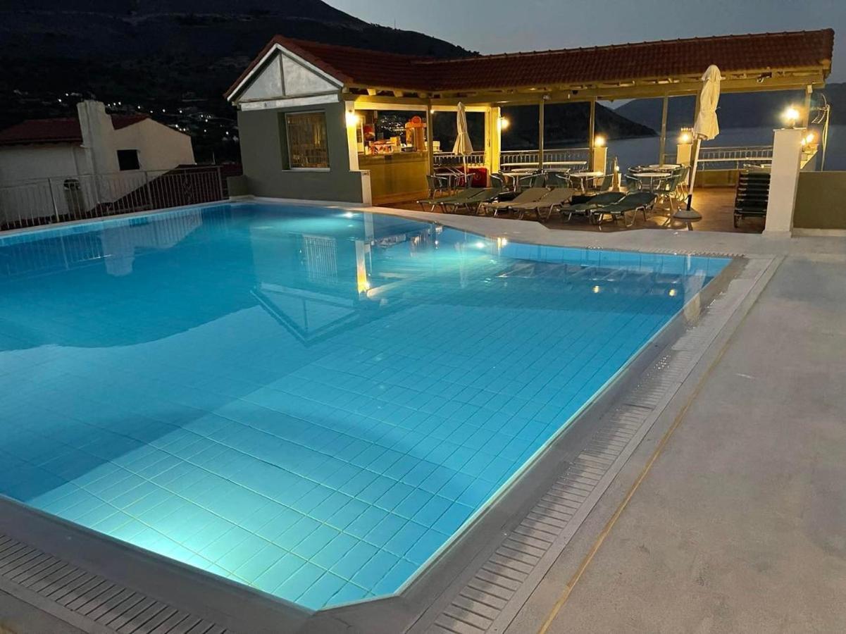 Makis Village-Apartments Agia Efimia Eksteriør billede