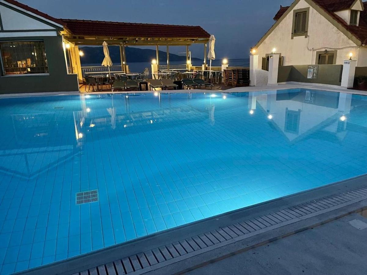Makis Village-Apartments Agia Efimia Eksteriør billede