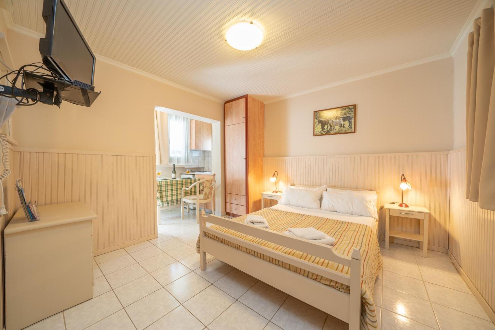 Makis Village-Apartments Agia Efimia Eksteriør billede