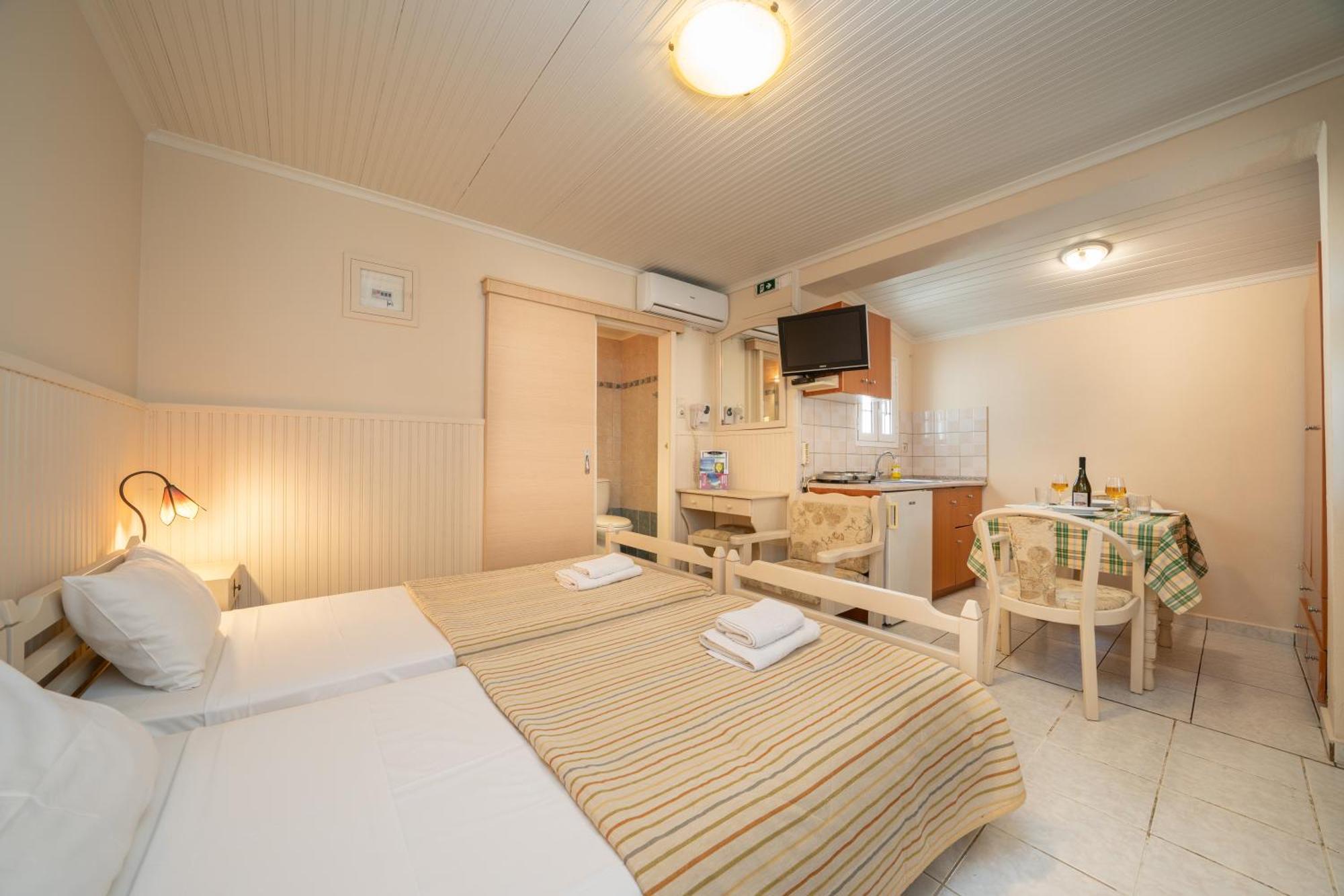 Makis Village-Apartments Agia Efimia Eksteriør billede