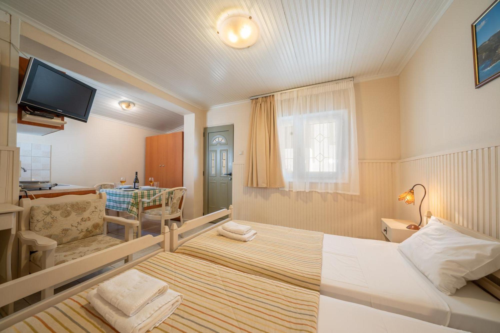 Makis Village-Apartments Agia Efimia Eksteriør billede